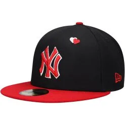 Men's New York Yankees New Era Black/Red Heart Eyes 59FIFTY Fitted Hat